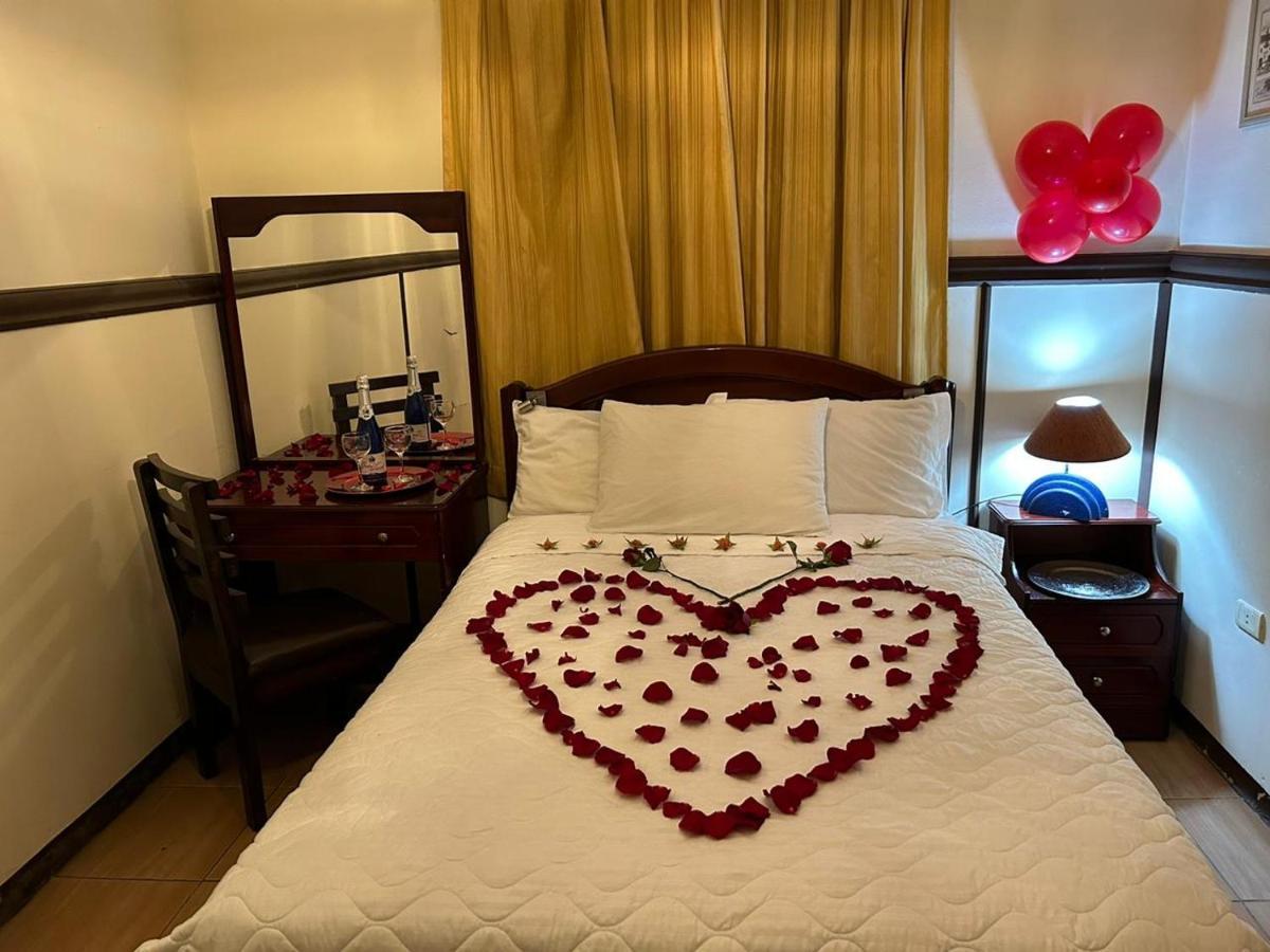 Hotel Casa Franciscana Quito Esterno foto