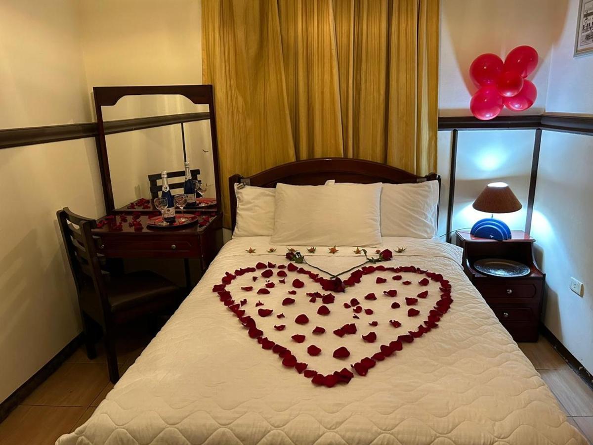 Hotel Casa Franciscana Quito Esterno foto