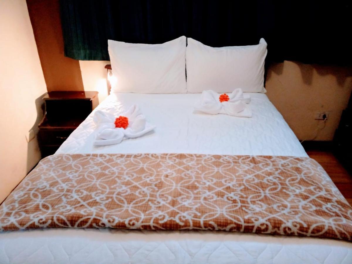 Hotel Casa Franciscana Quito Esterno foto