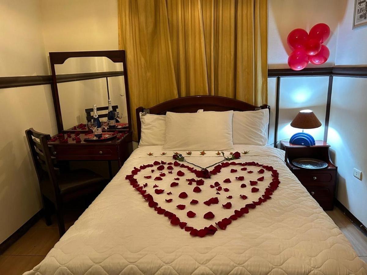 Hotel Casa Franciscana Quito Esterno foto